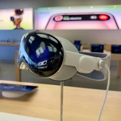 Apple Vision Pro - Image 2